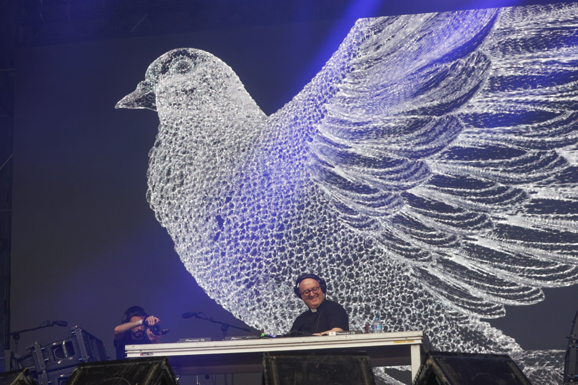 Padre Guilherme: De sacerdote a DJ internacional y su esperado concierto en Guatemala