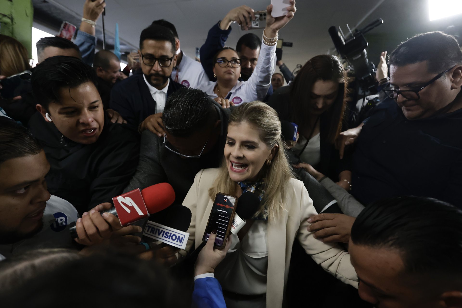 Laura Fernández asume la Presidencia de Costa Rica con promesas de mano dura contra el crimen
