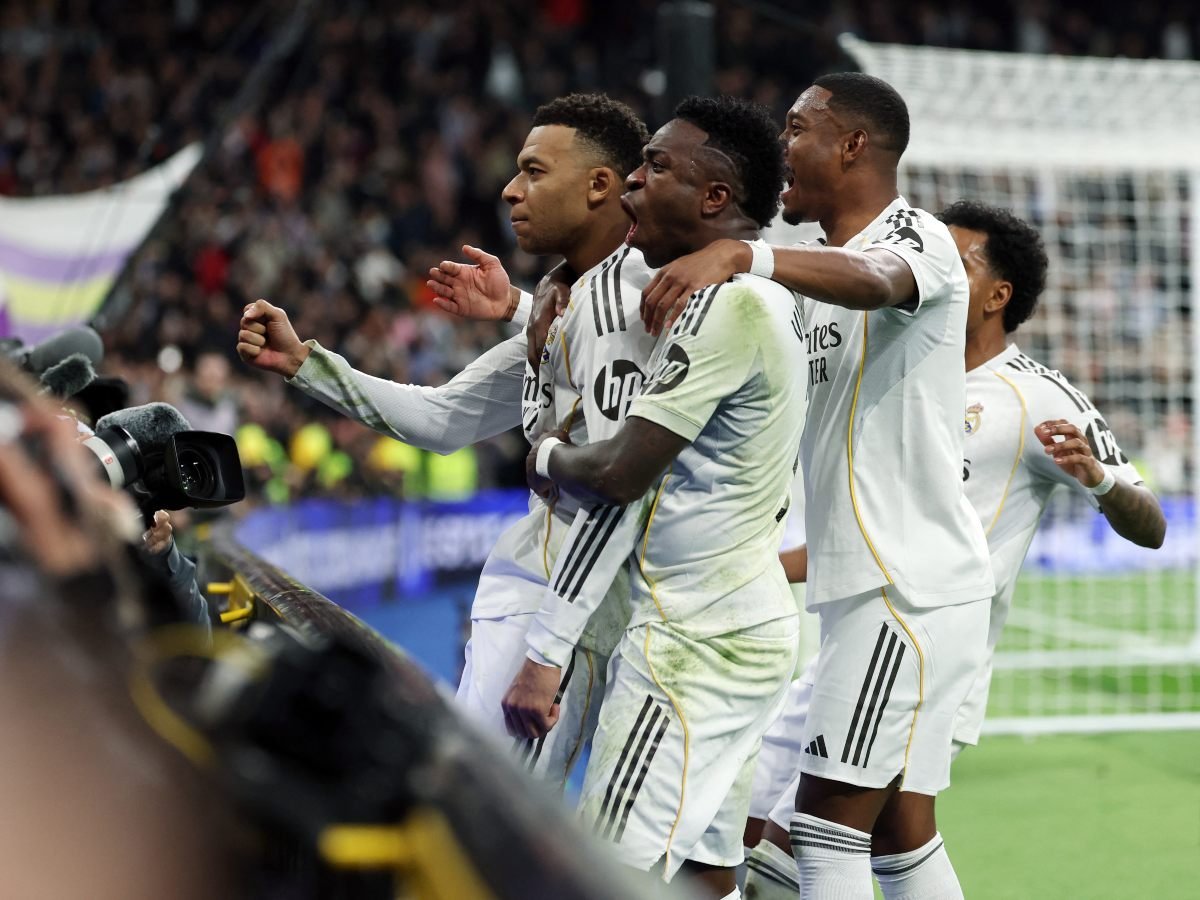Real Madrid vence al Rayo Vallecano 2-1 con gol decisivo de Mbappé en el descuento
