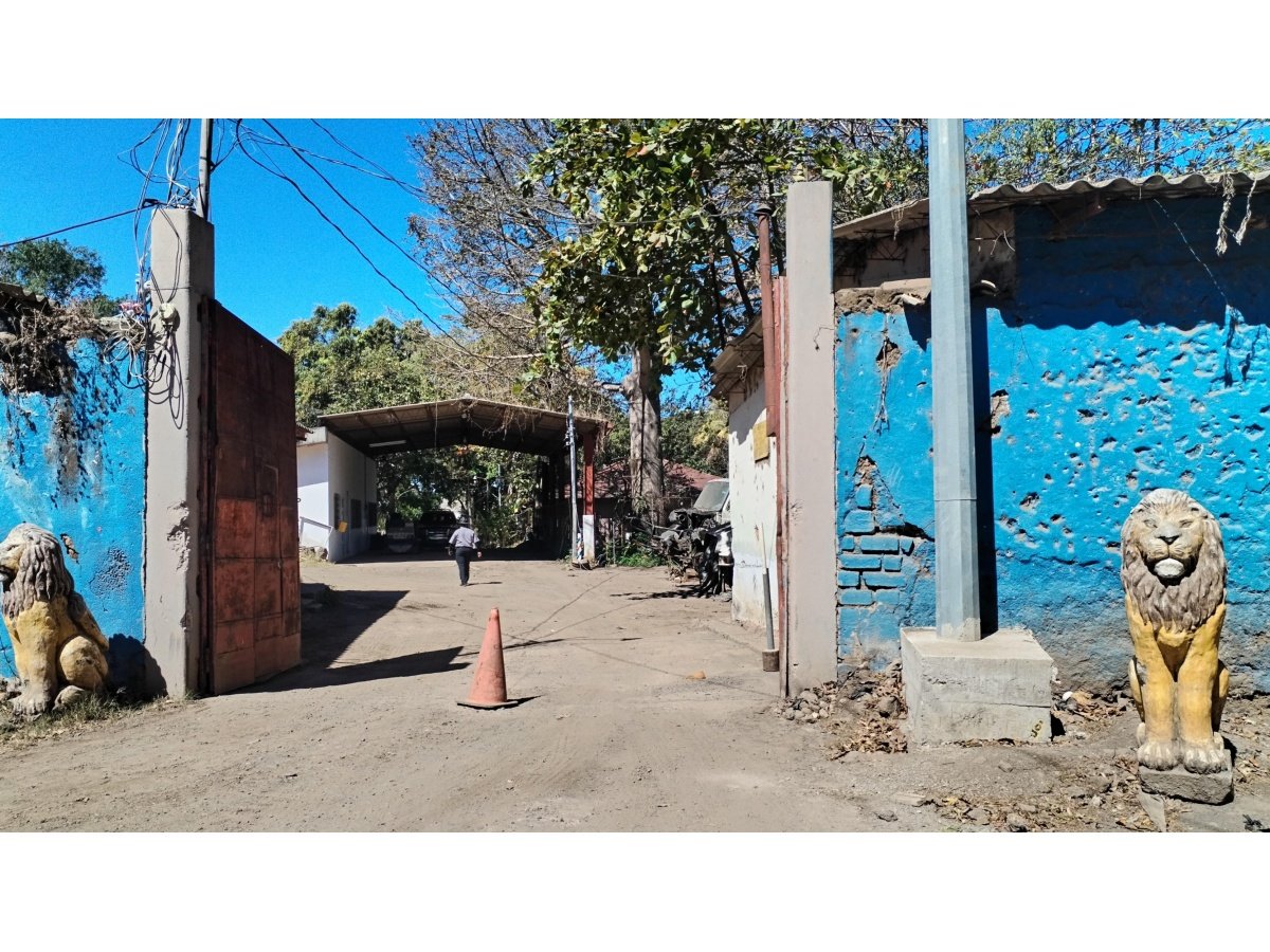 Santa Ana Oeste lanza empresa municipal de agua embotellada para financiar obras locales