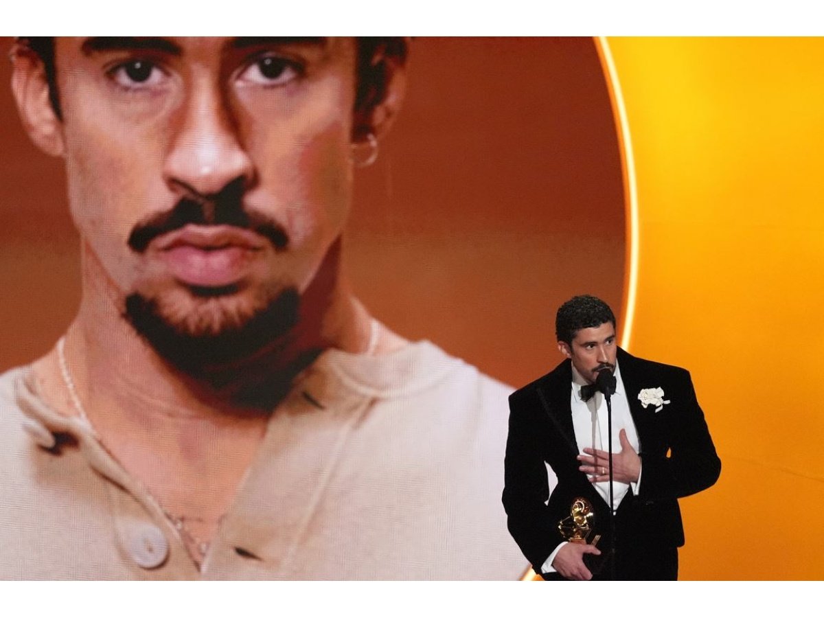 Bad Bunny critica al ICE en los Grammy y destaca la unión y el amor en su discurso