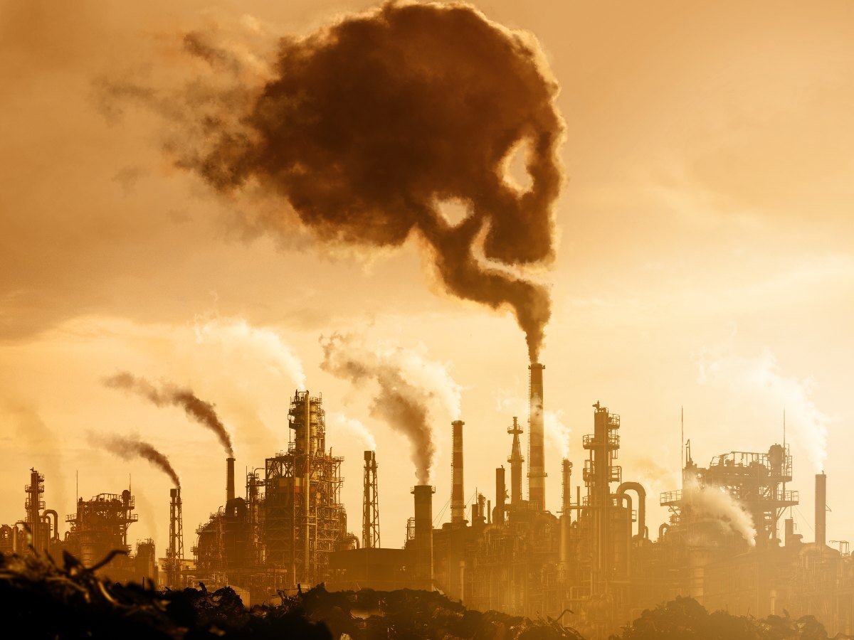 Estudio revela que la superficie terrestre libera 600 trillones de microplásticos al año