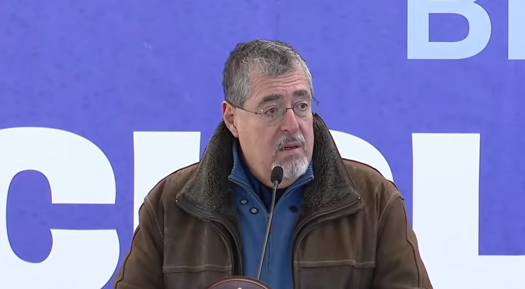 Bernardo Arévalo inaugura ciclo escolar 2026 y destaca remozamiento de 22 mil escuelas en Guatemala