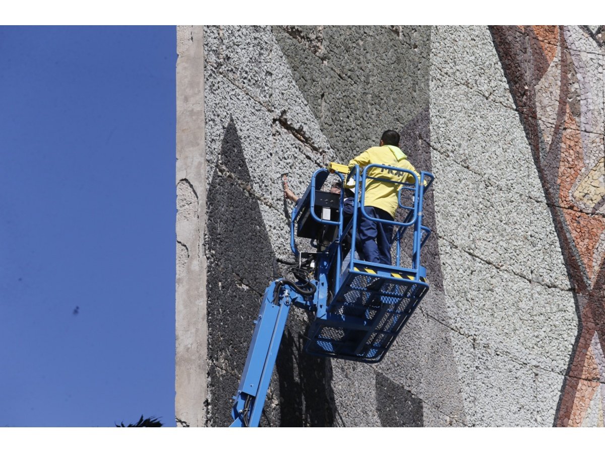 Ministerio de Obras Públicas inspecciona daños en el histórico Monumento a la Revolución en San Salvador
