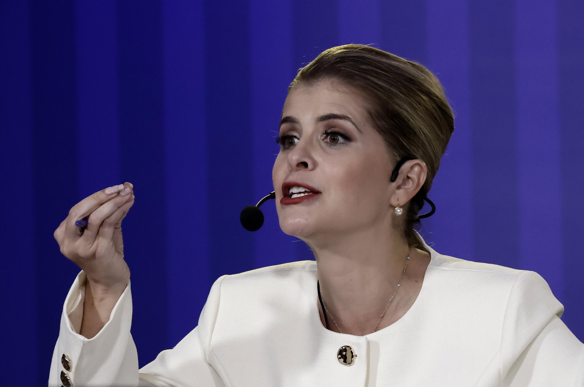 Laura Fernández gana la presidencia en Costa Rica y anuncia mano dura contra narcotráfico