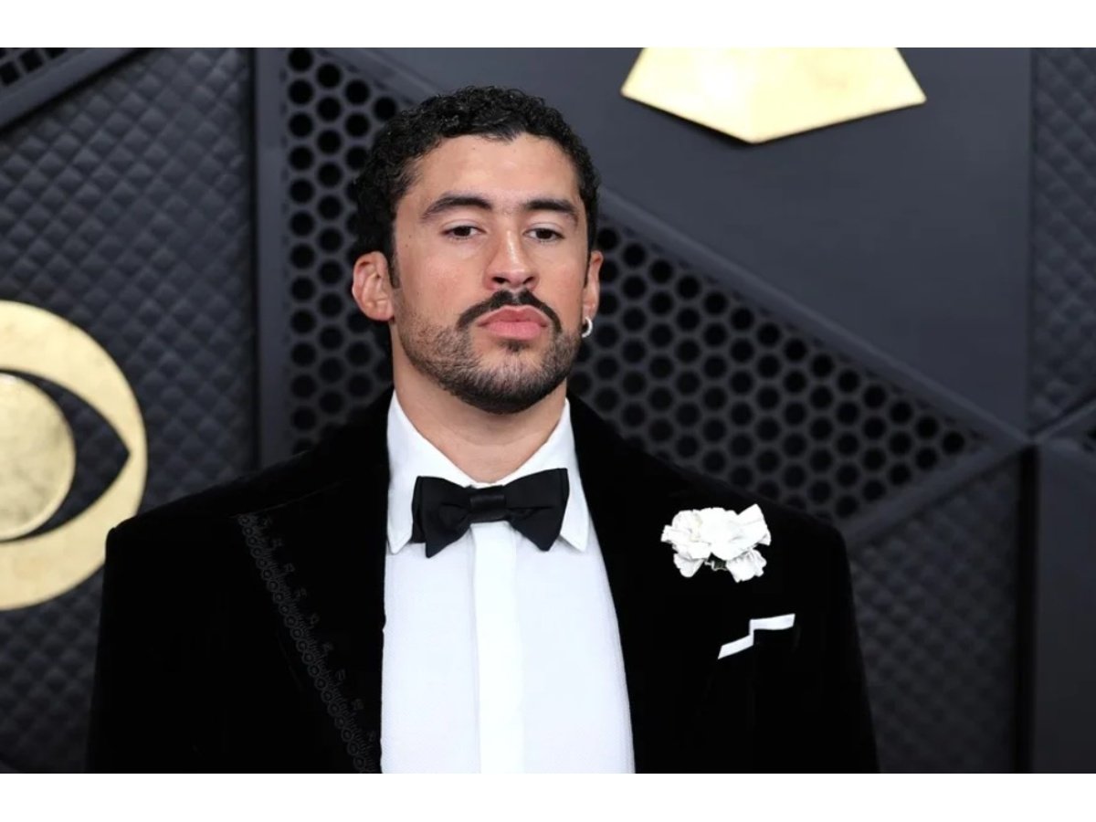 Portavoz de la Casa Blanca critica a Bad Bunny y otros artistas por ataques al ICE tras los Grammy