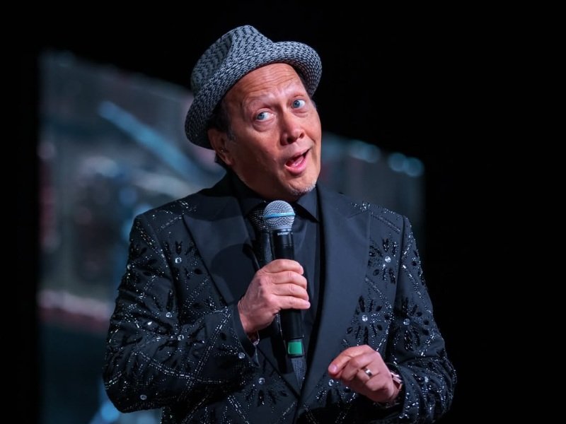 Rob Schneider anuncia visita a El Salvador en marzo y reafirma respaldo a políticas locales