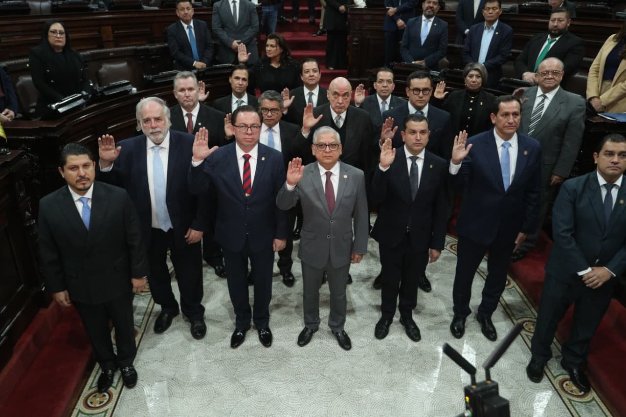 Congreso juramenta Comisión de Postulación del MP mientras presidencia de la CSJ sigue sin definirse