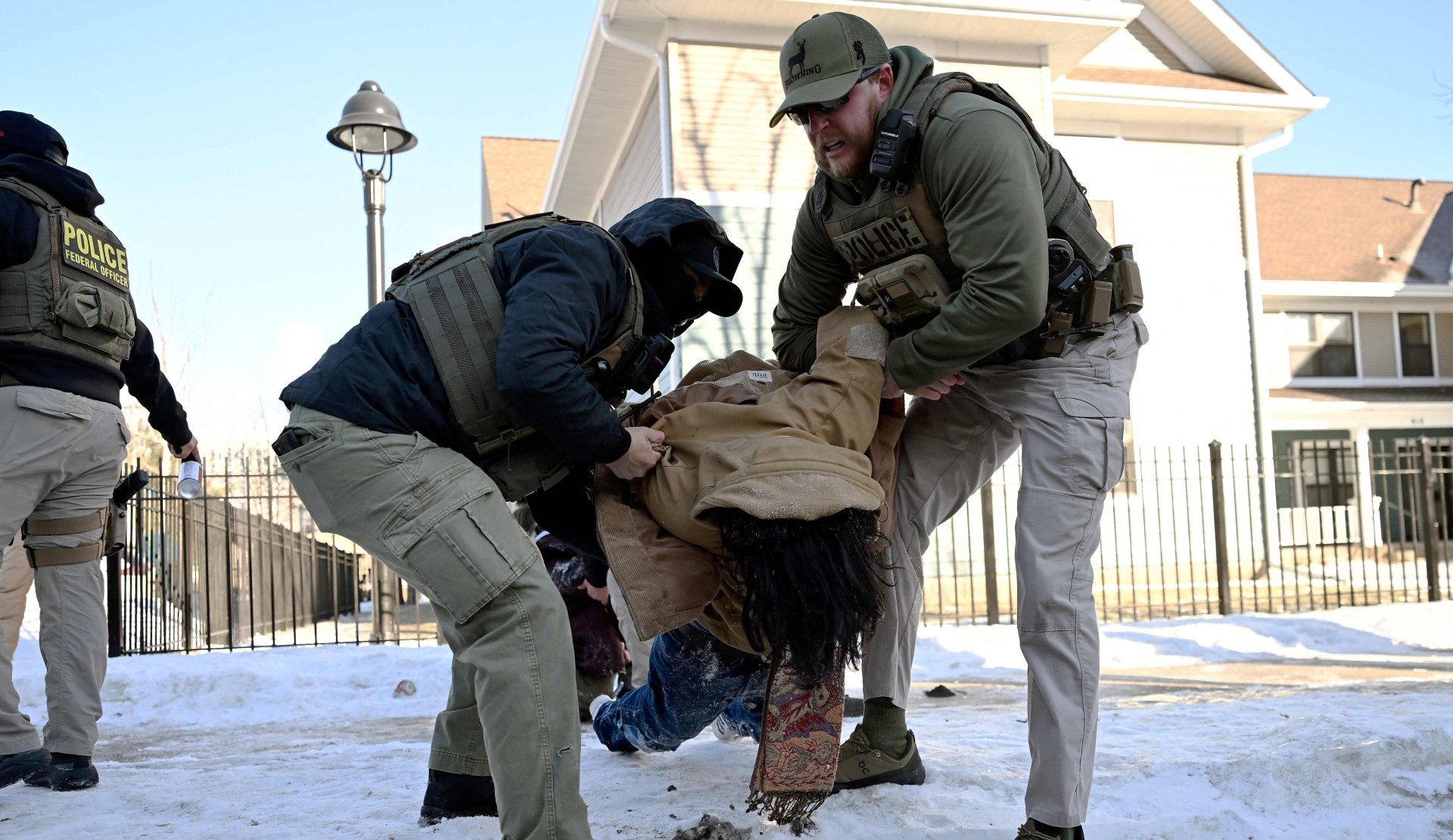 Estados Unidos implementa cámaras corporales para agentes del ICE en Minnesota tras protestas migratorias