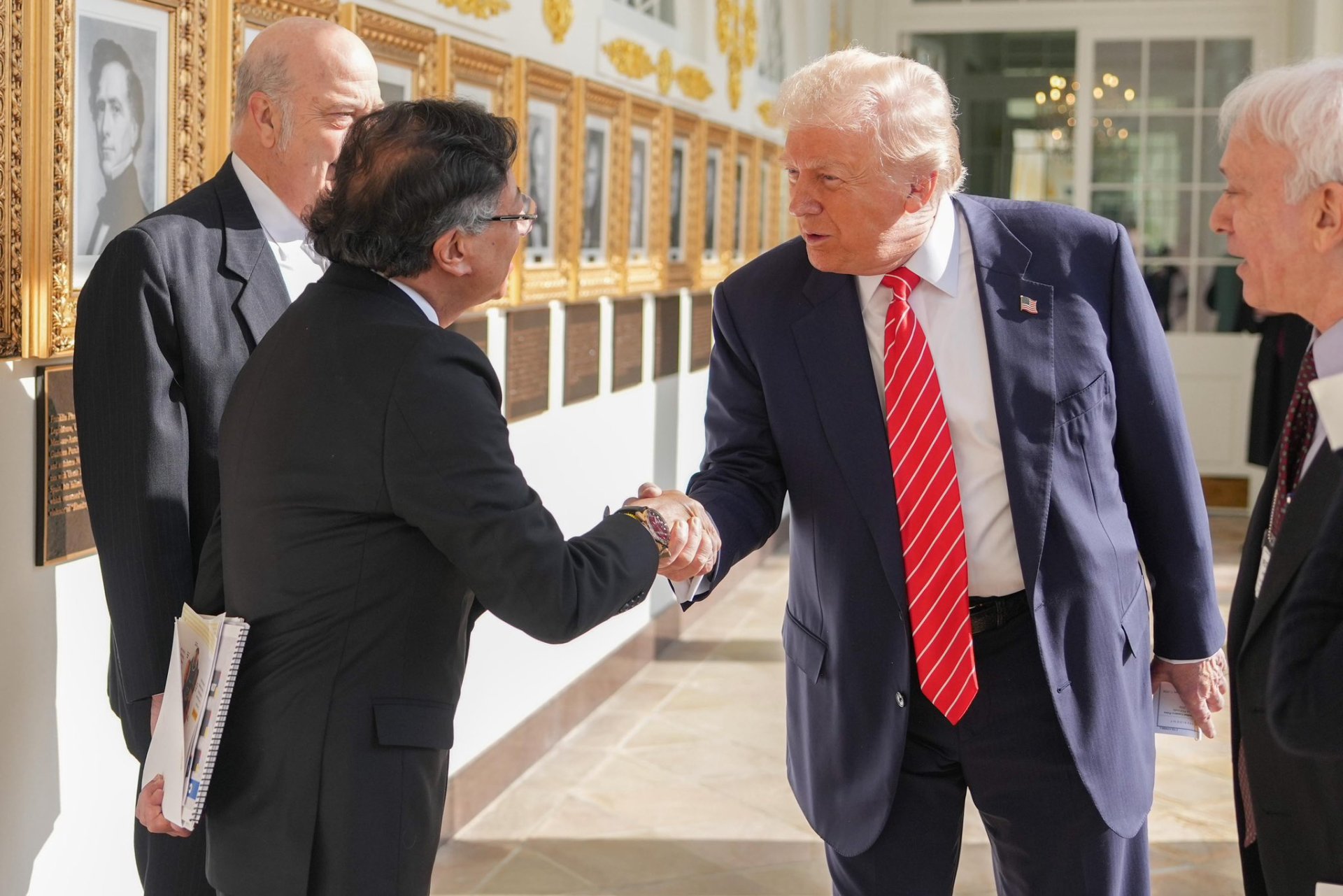 Gustavo Petro entrega a Donald Trump lista de capos del narcotráfico fuera de Colombia