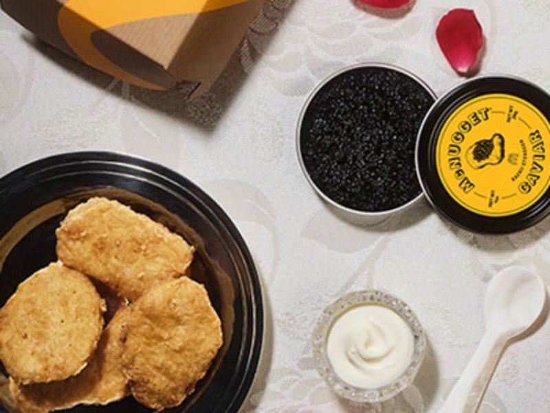 Innovadora propuesta gastronómica une nuggets de pollo con caviar para San Valentín