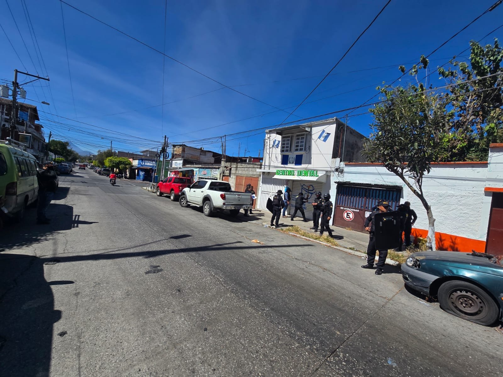 Investigan clínica dental en San Miguel Petapa por cobros fraudulentos a pacientes anestesiados