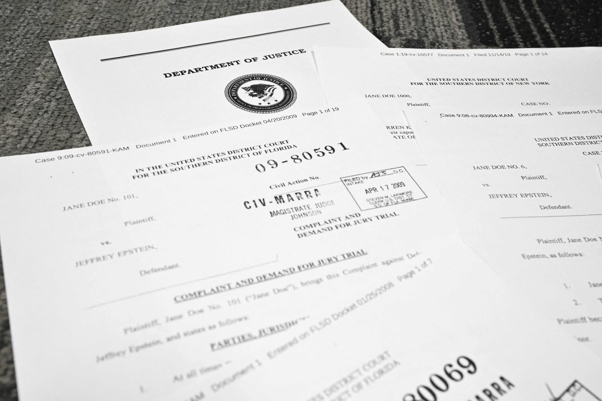 Documentos del caso Epstein: qué revelan las imágenes y archivos difundidos por EE. UU.