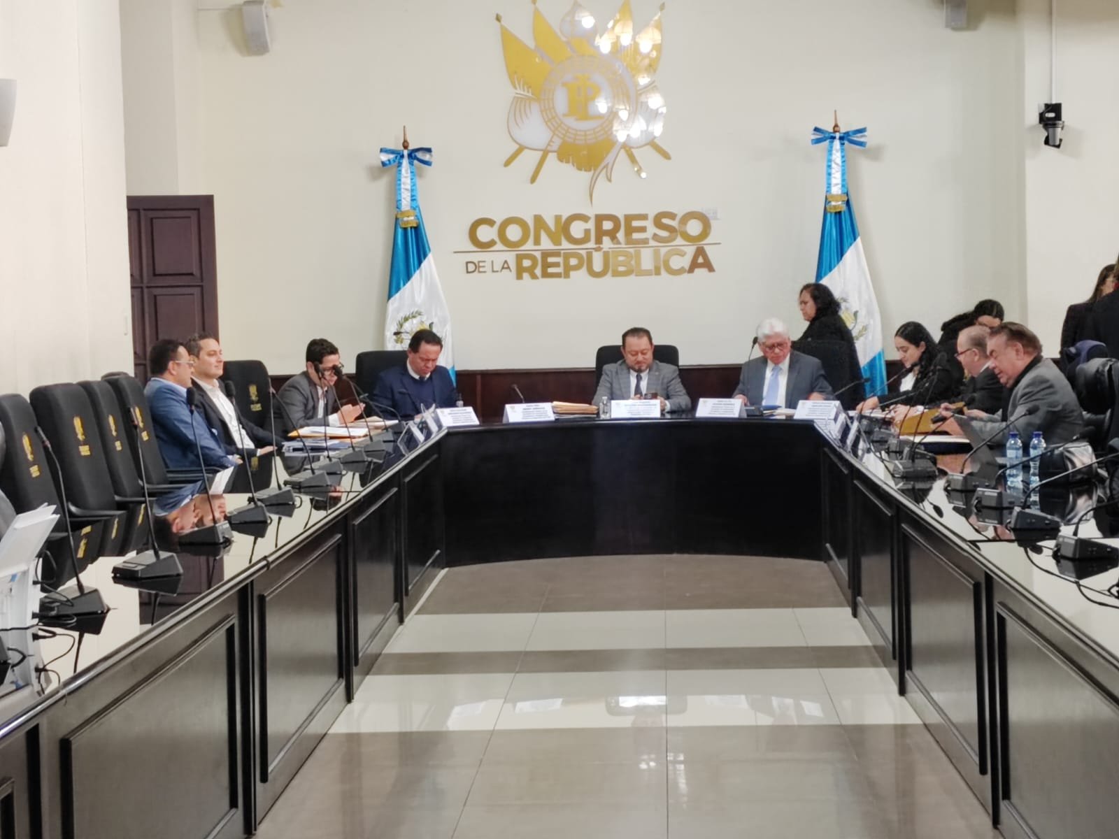 Prolongado receso en Comisión de Postulación del TSE genera cuestionamientos sobre transparencia