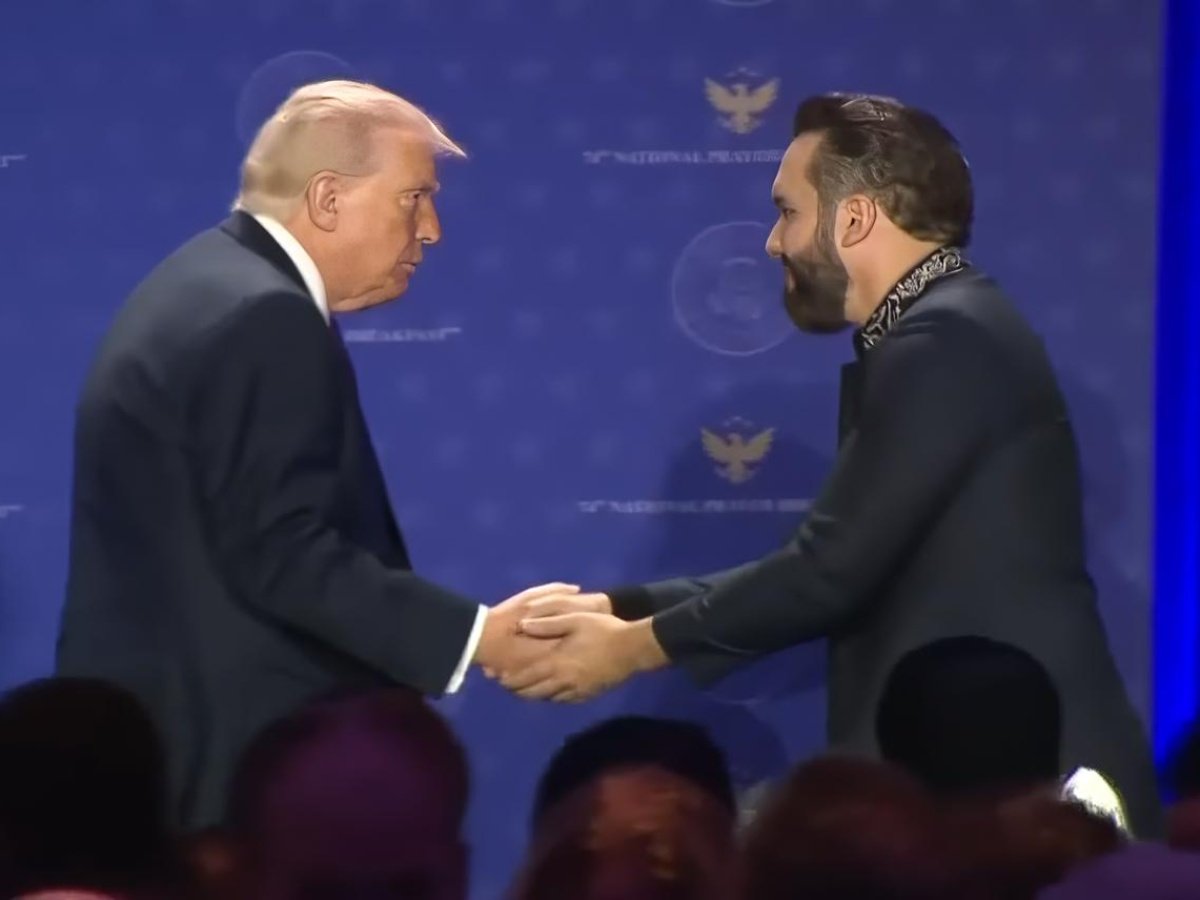 Nayib Bukele participa en el Desayuno de Oración Nacional presidido por Donald Trump en Washington