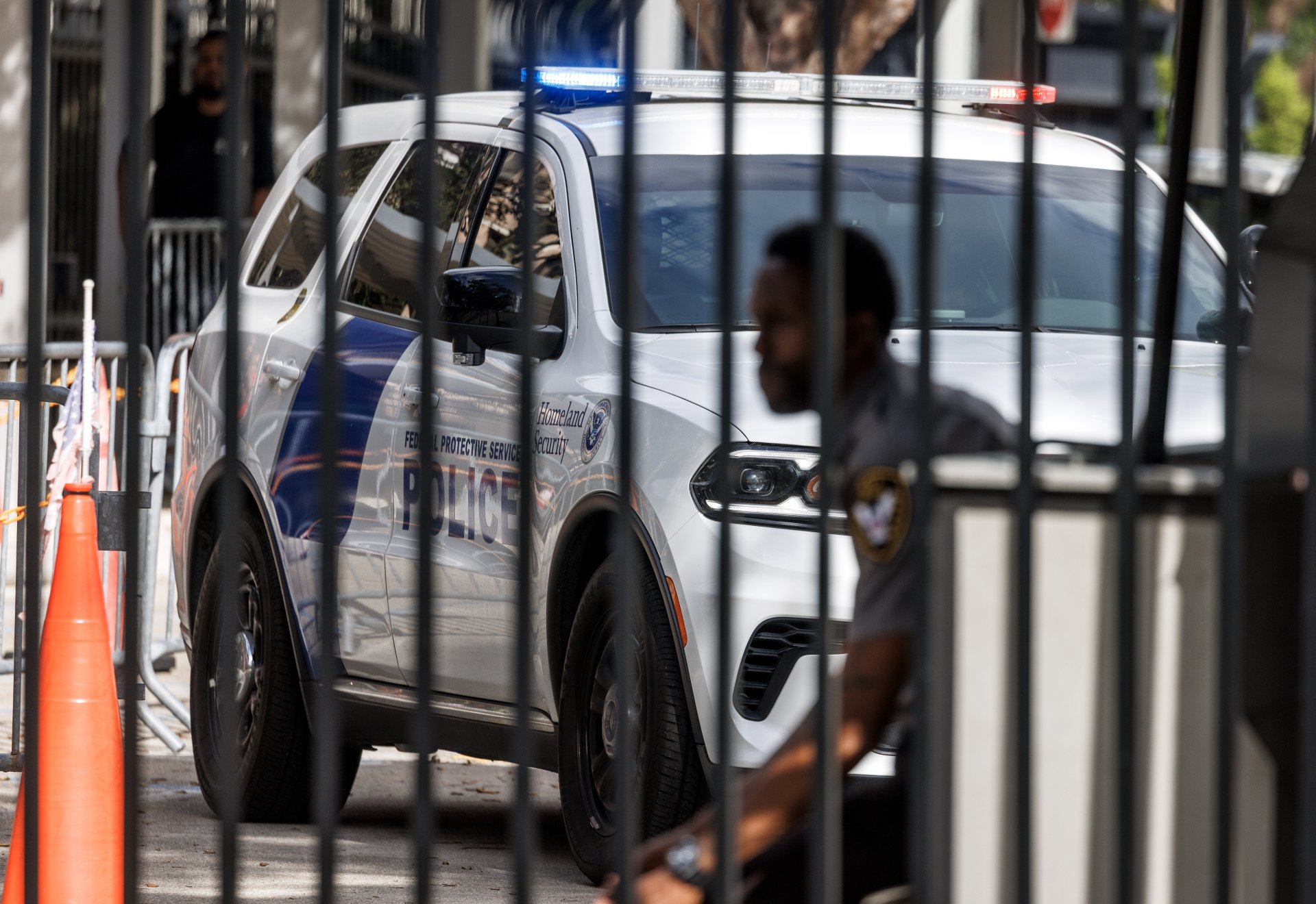 Rumores sobre operativos del ICE generan ausentismo en escuela secundaria de Florida