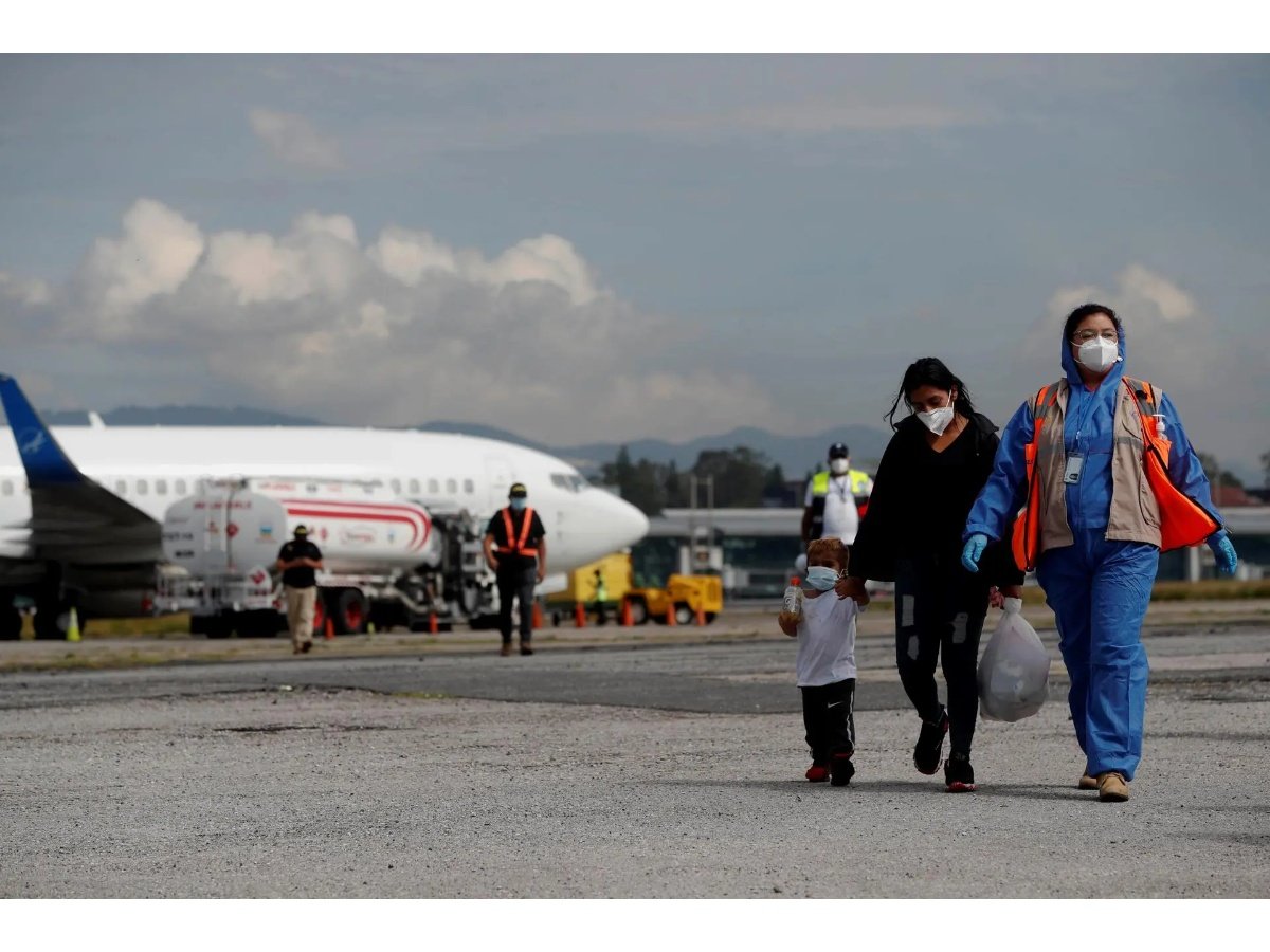 México reporta una notable reducción en migrantes salvadoreños en situación irregular durante 2025