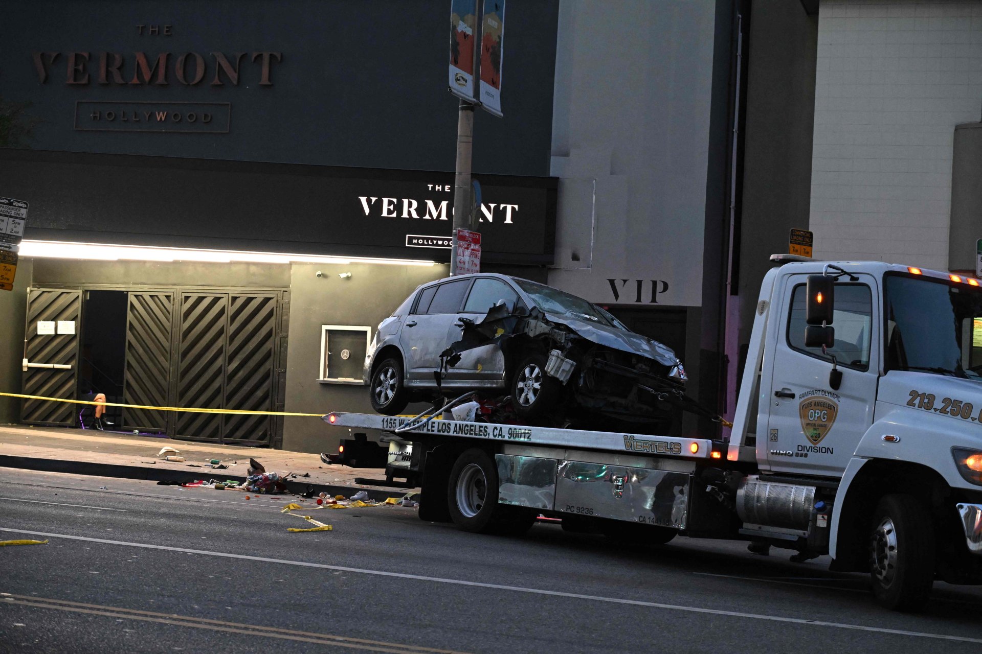 Accidente en Los Ángeles: automóvil impacta supermercado y deja tres muertos y seis heridos