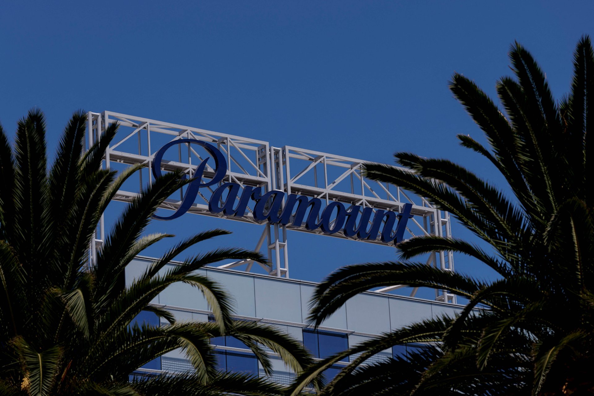 Paramount Skydance intensifica su oferta por Warner Bros. con compromiso de más estrenos en salas y crítica a Netflix
