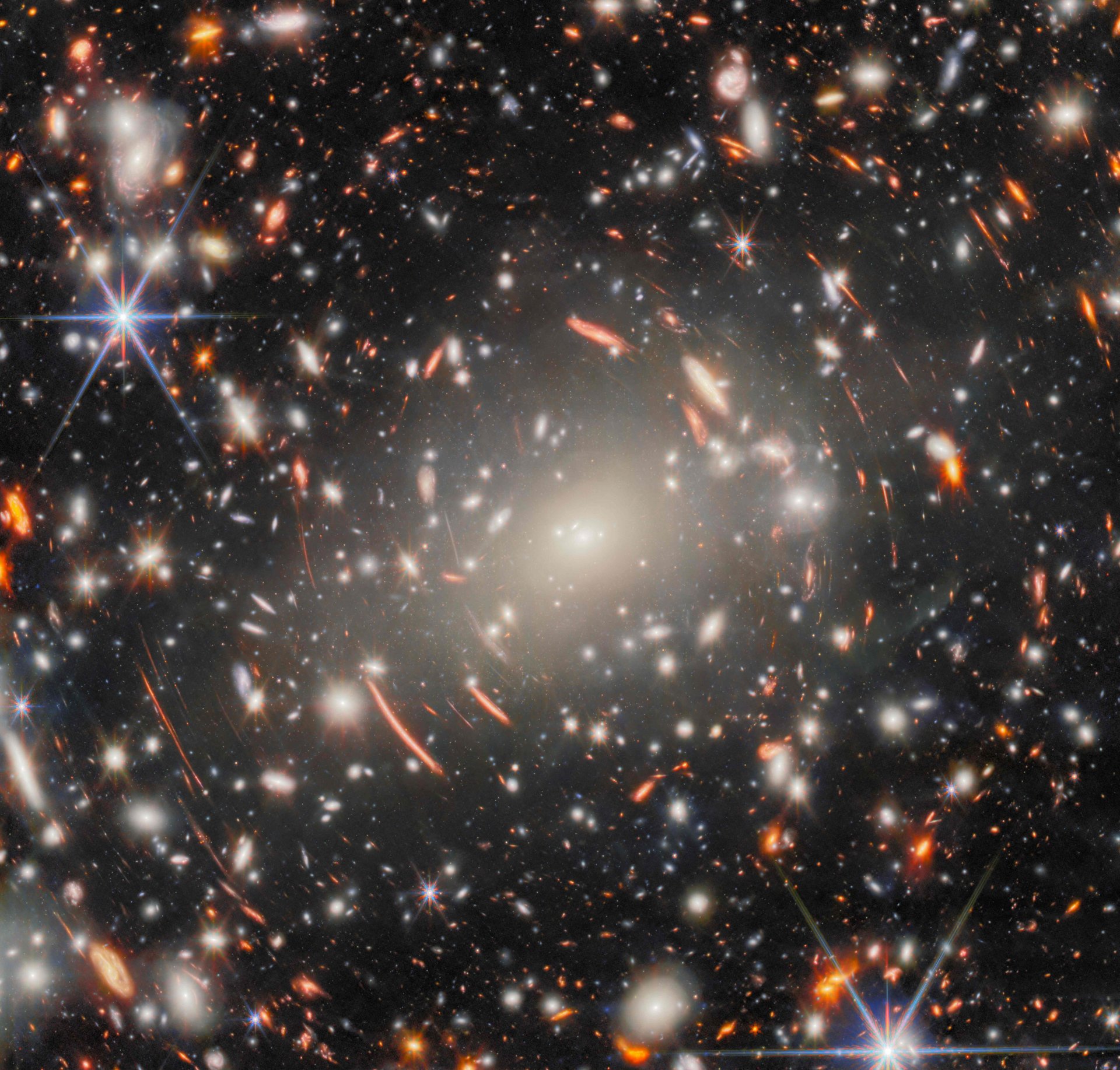 James Webb 2026: Nuevo hallazgo revela gigantesco reservorio de moléculas orgánicas en galaxia lejana