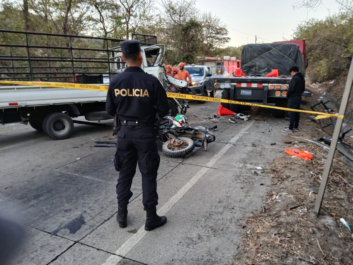 Menor pierde la vida en múltiple accidente vial en carretera a Metapán, Santa Ana