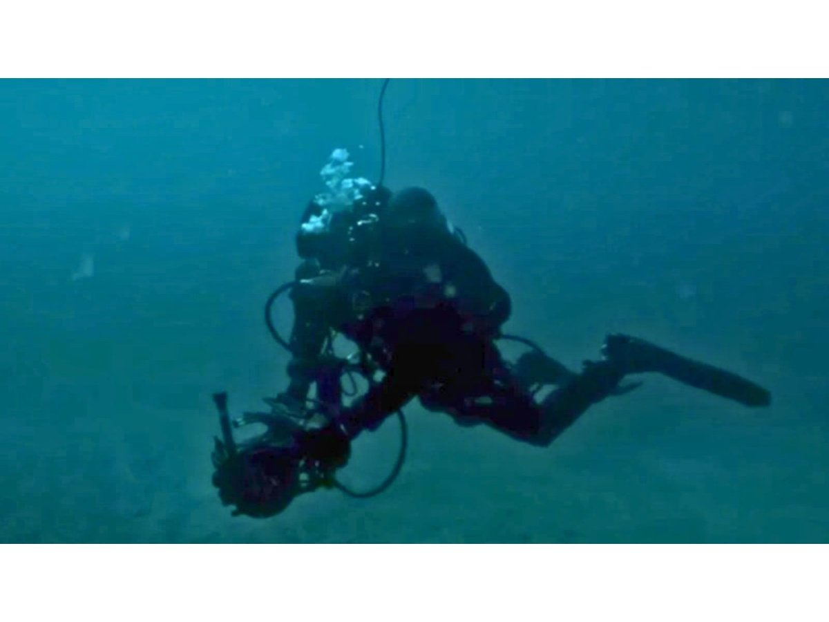 El peligroso trabajo de los buzos que despejan minas submarinas en el mar Negro para Ucrania