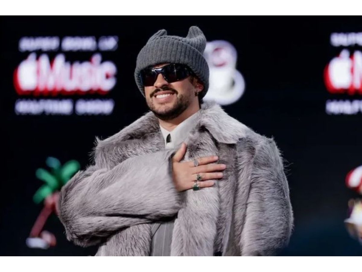 Bad Bunny protagoniza el primer show íntegro en español en un Super Bowl marcado por tensiones políticas