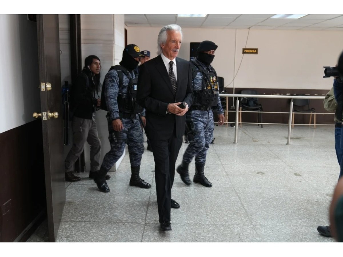 Juez en Guatemala dicta arresto domiciliario a periodista José Rubén Zamora tras años en prisión preventiva