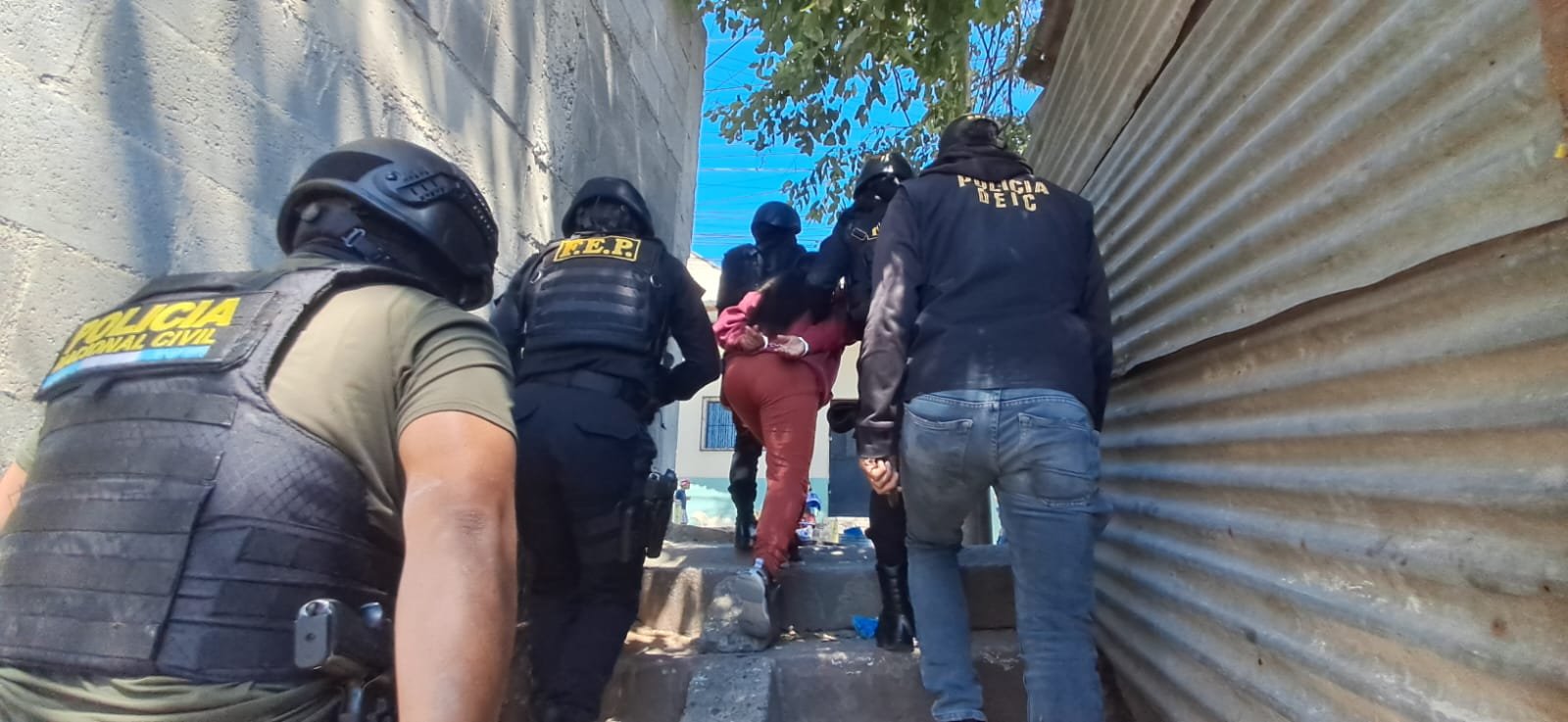 Estado de sitio en Guatemala reduce homicidios y extorsiones tras casi 3,000 detenciones Estado de sitio en Guatemala reduce homicidios y extorsiones tras casi 3,000 detenciones