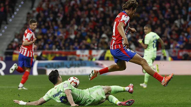Atlético de Madrid y Barcelona inician semifinal de Copa del Rey en el Metropolitano