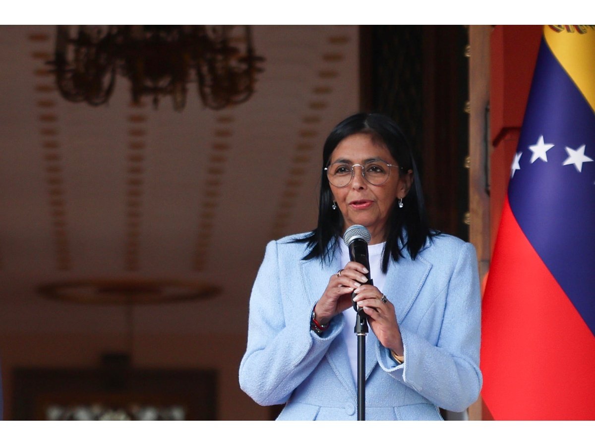 Delcy Rodríguez reafirma liderazgo en Venezuela y aborda relaciones con EE. UU. tras captura de Maduro