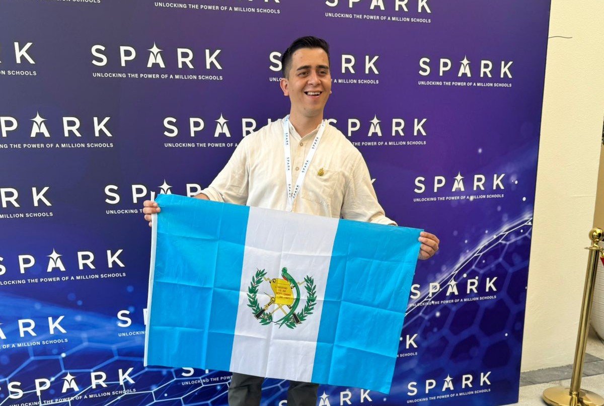 Docente guatemalteco finalista del Global Teacher Prize 2026 viaja a Dubái Docente guatemalteco finalista del Global Teacher Prize 2026 viaja a Dubái