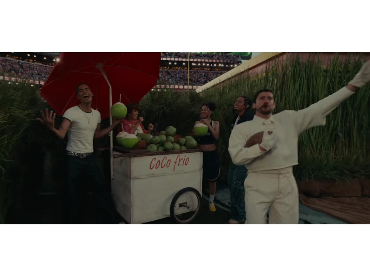Salvadoreña destaca en el espectáculo de medio tiempo del Super Bowl LX junto a Bad Bunny