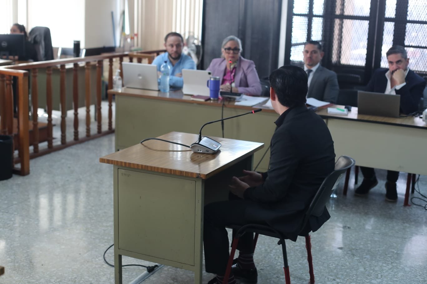 Tribunal escucha a testigos clave en juicio por muerte de Hanzel Szarata contra exviceministro Carlos García Rubio