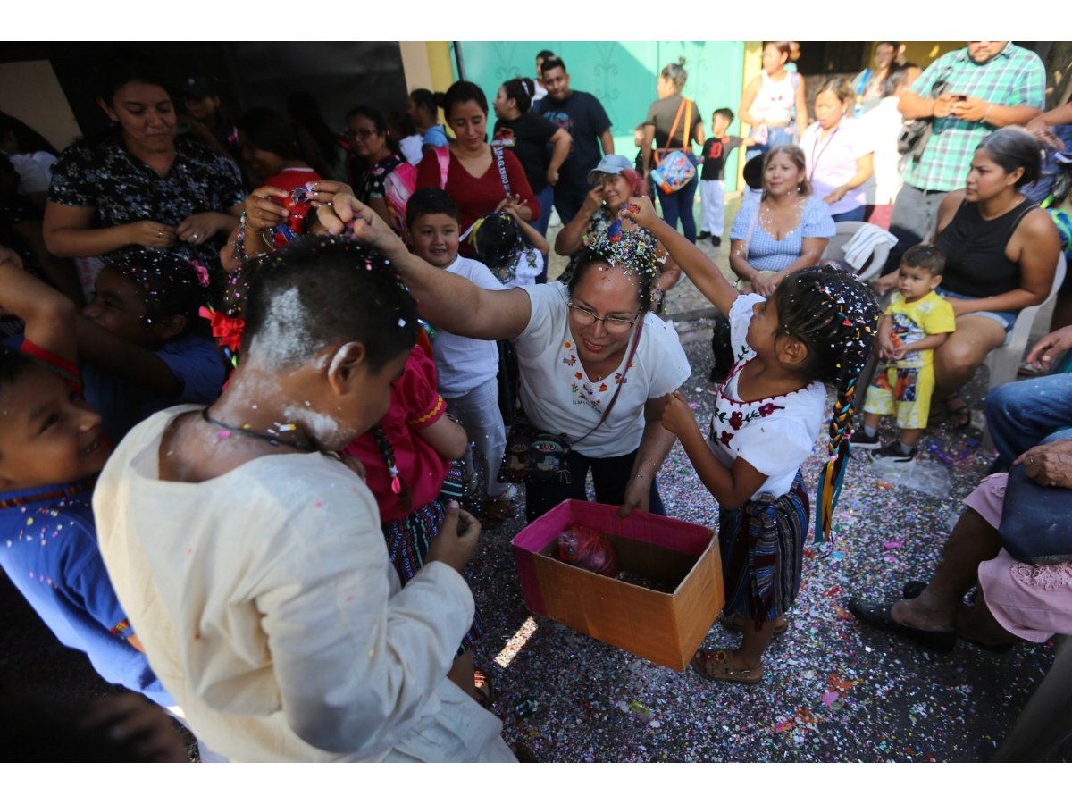 Izalco celebra la tradicional Cofradía de Las Comadres en vísperas de la Cuaresma
