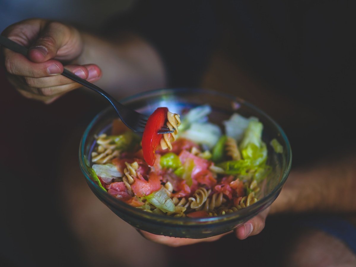 Ayuno intermitente vs dieta tradicional: análisis científico revela efectividad similar para perder peso