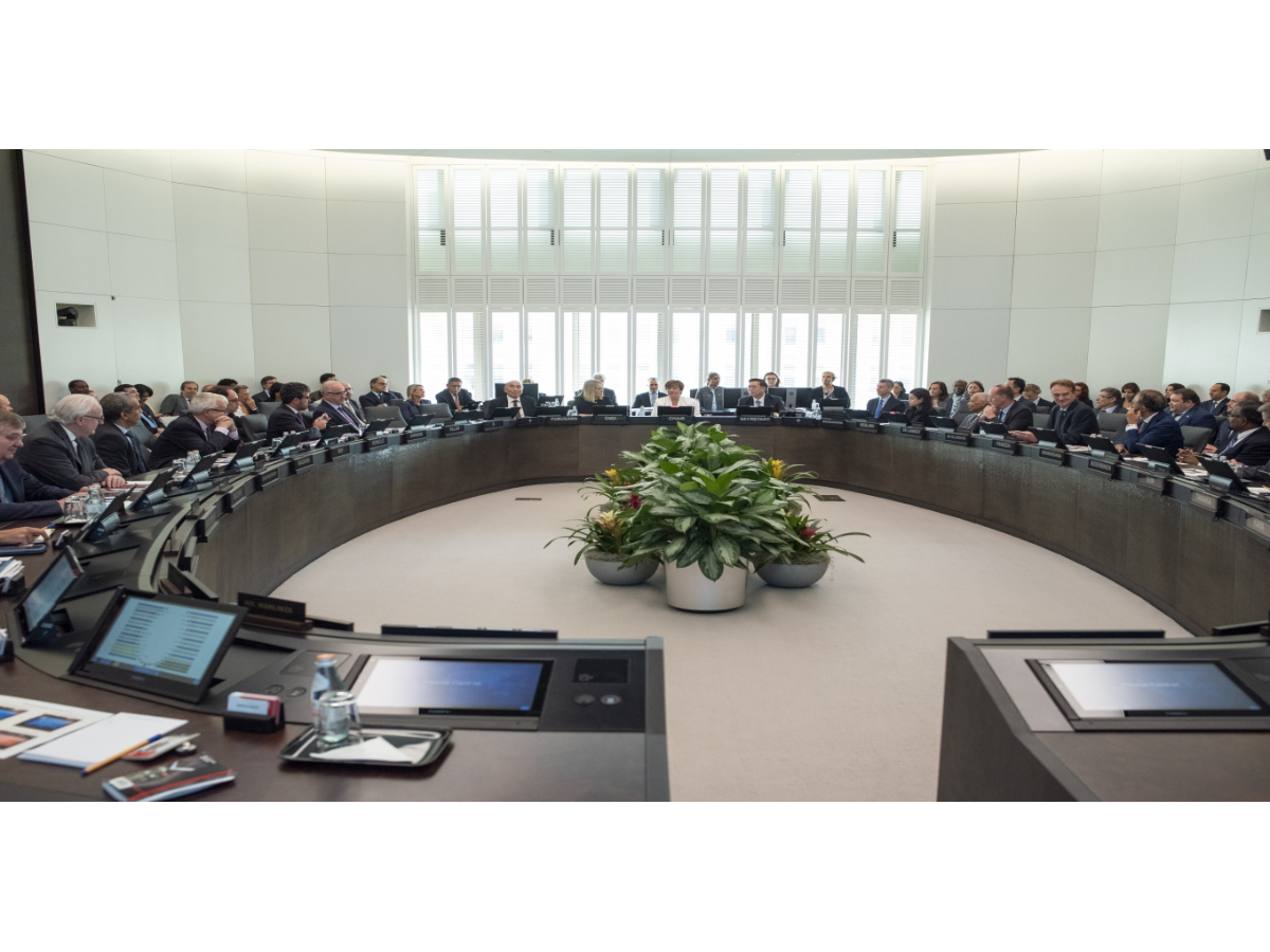 El Salvador y el FMI avanzan en la revisión del programa económico para fortalecer finanzas públicas