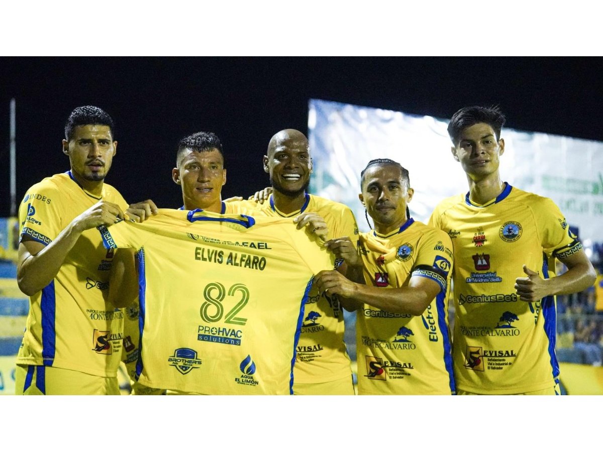 Municipal Limeño rinde emotivo homenaje a joven talento fallecido de sus fuerzas básicas