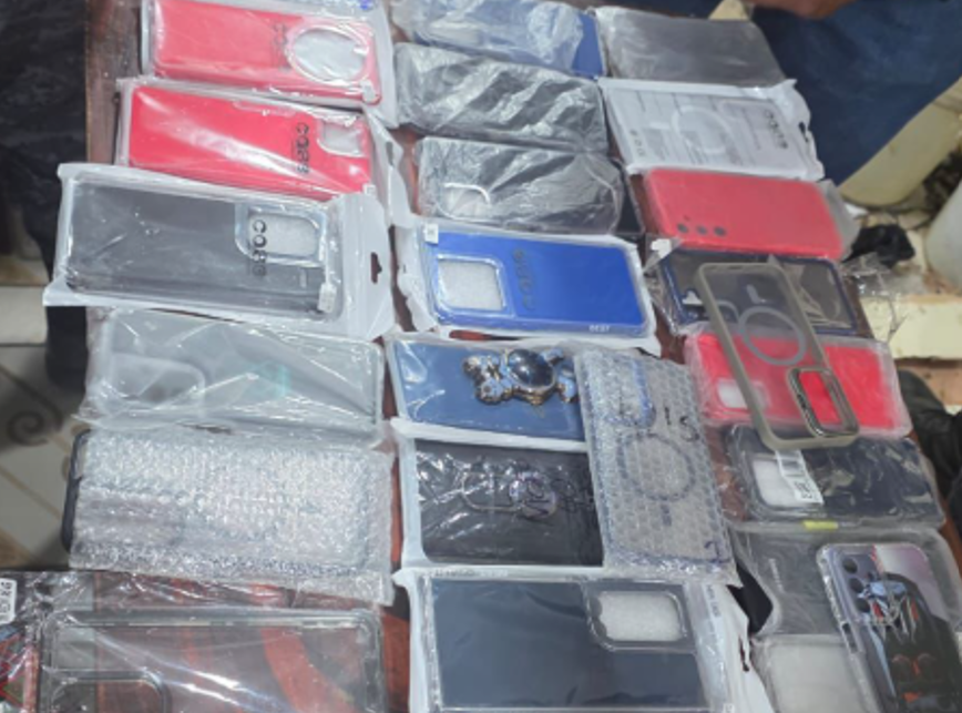 Incautan accesorios para celulares y drogas en requisa en la Granja Penal Pavón
