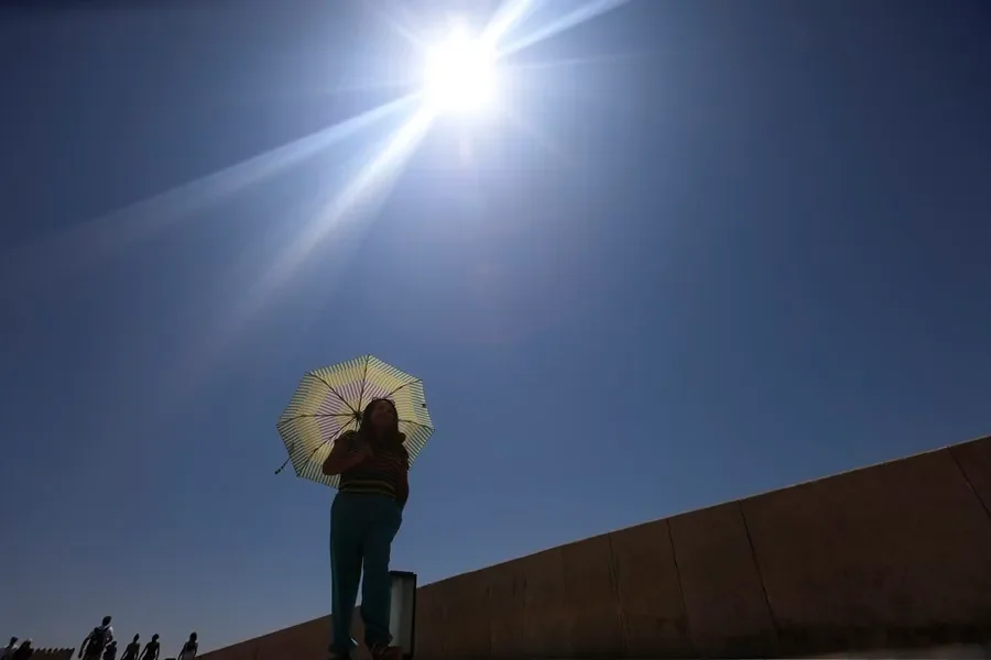 El Salvador registra temperaturas cercanas a 40 °C y se prepara para descenso térmico a finales de semana