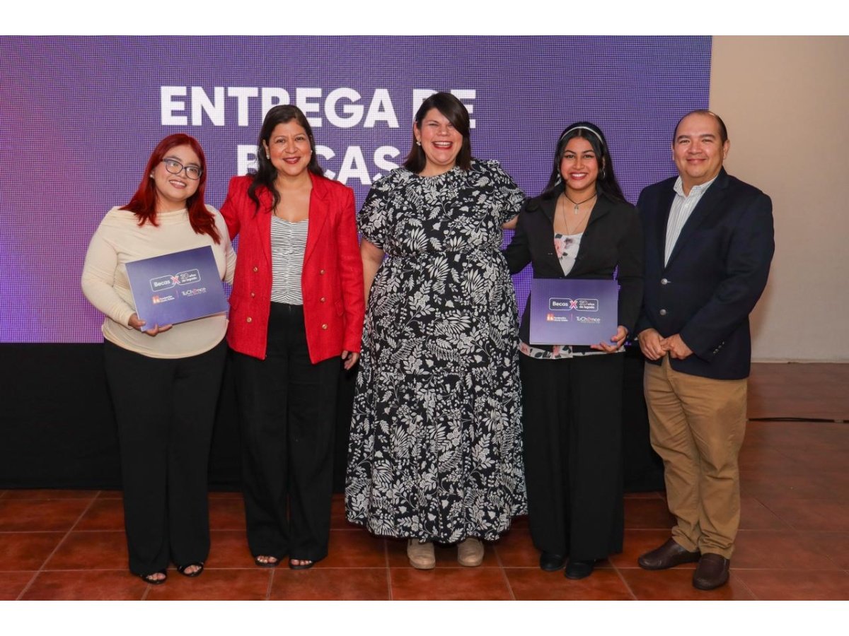 Fundación Gloria Kriete entrega 45 becas para impulsar educación superior en El Salvador