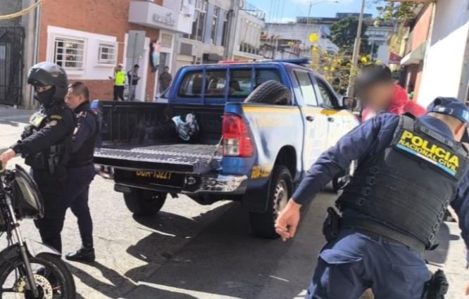 Presunto asaltante resulta herido tras enfrentamiento armado en zona 1 de la Ciudad de Guatemala
