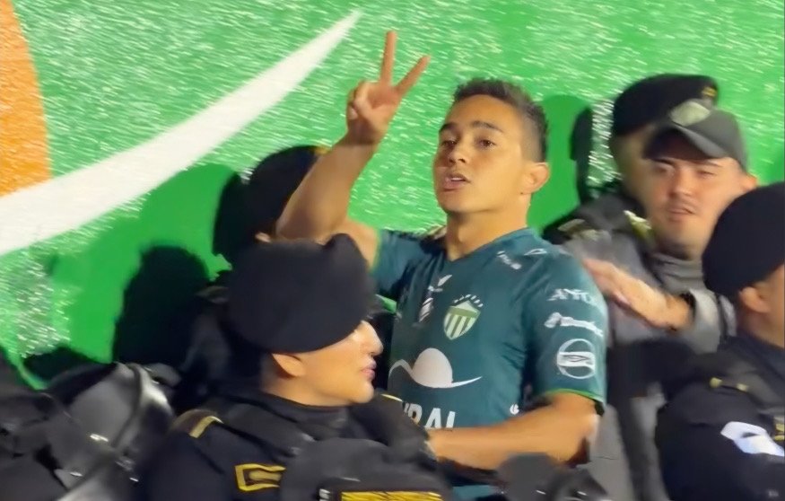 Santis revive el bicampeonato de Antigua con gesto polémico tras derrota ante Municipal