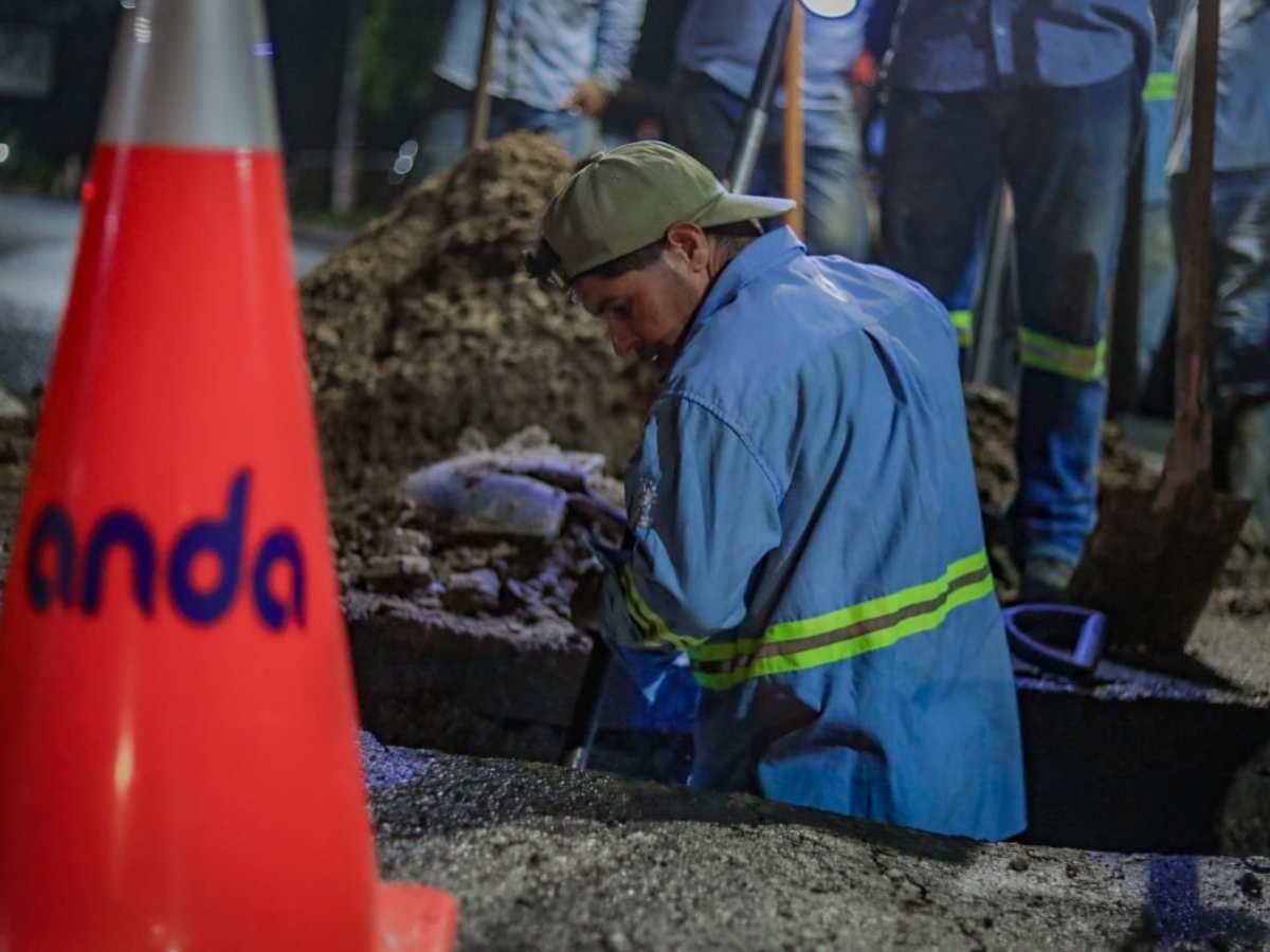ANDA implementa circulación controlada en Carretera de Oro por obras de infraestructura hídrica
