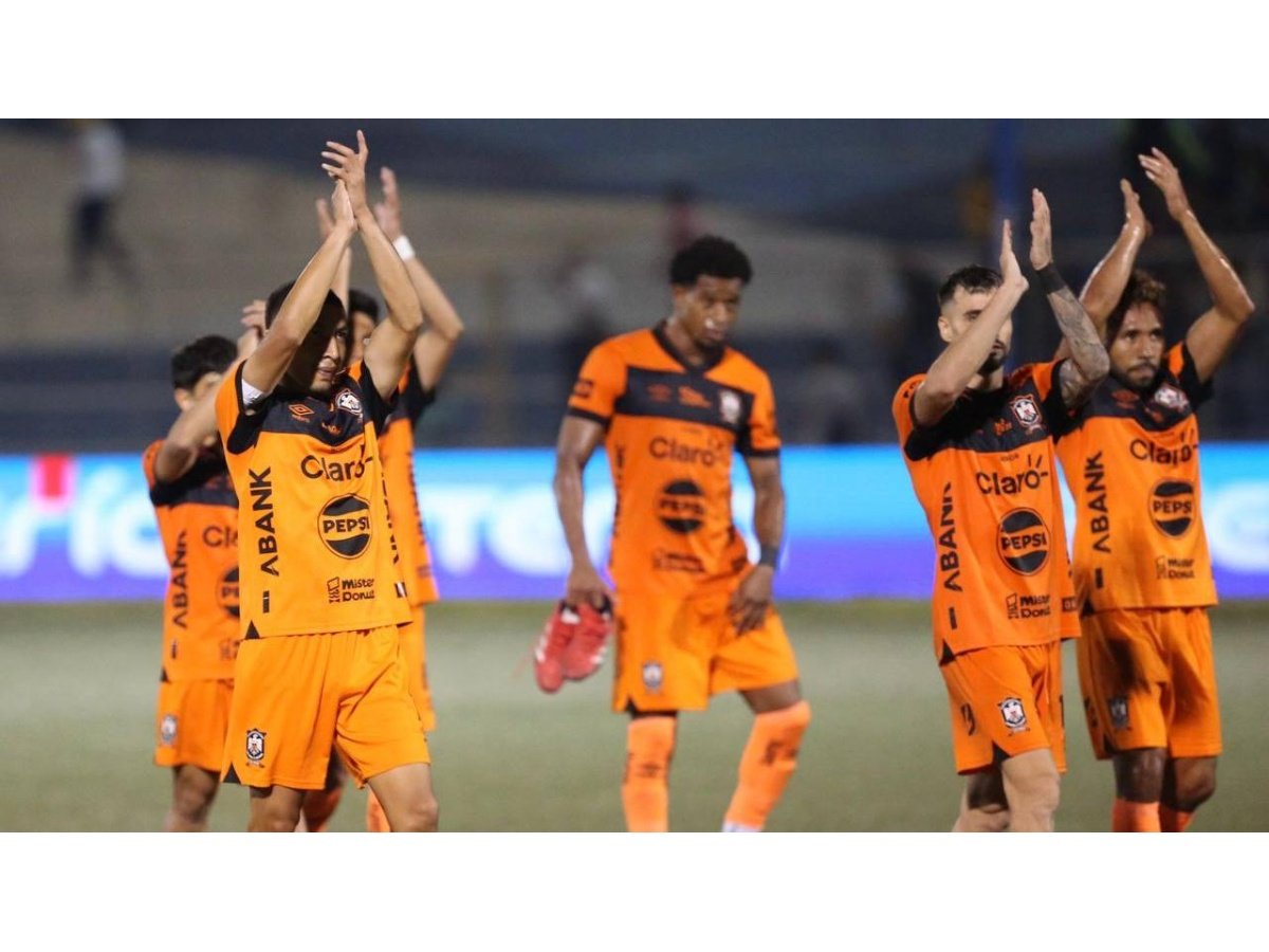 Águila se impone 1-0 al Inter FA en un duelo táctico disputado en Las Delicias
