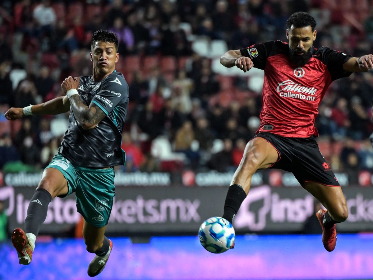 Suspenden tres partidos de fútbol en México por violencia tras muerte de líder criminal
