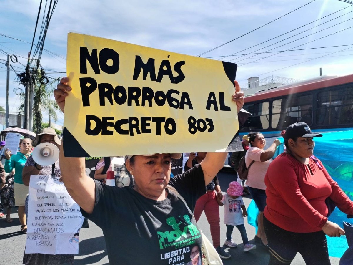 Informe alerta sobre debilitamiento de la democracia y derechos humanos en El Salvador para 2026