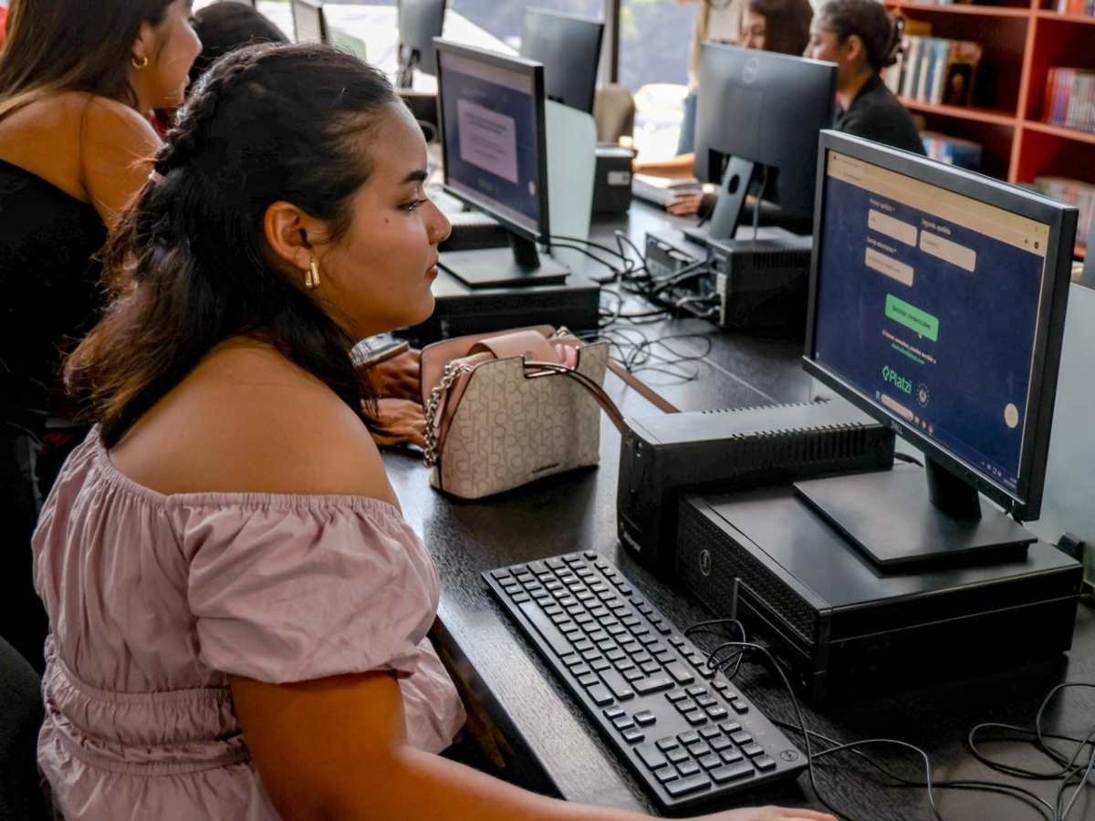 Certificate.gob.sv amplía oferta de cursos gratuitos para salvadoreños en 2026, incluyendo la diáspora