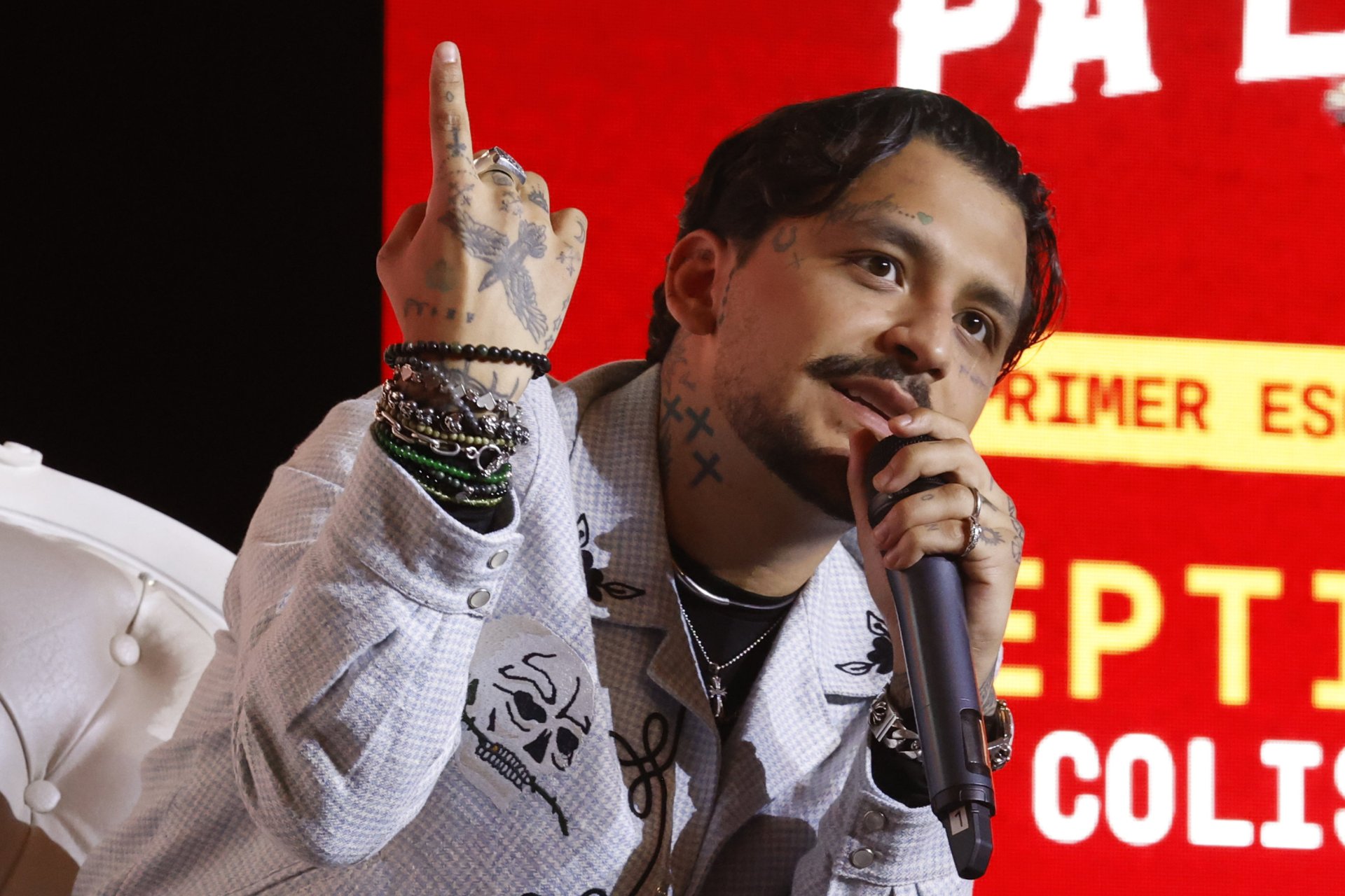 Christian Nodal se pronuncia ante ola de violencia en México tras muerte de Nemesio Oseguera Christian Nodal se pronuncia ante ola de violencia en México tras muerte de Nemesio Oseguera