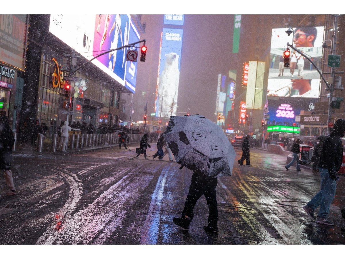 Ciclón bomba paraliza Nueva York y noreste de Estados Unidos con intensas nevadas y vientos